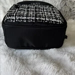 Badgley Mischka NWT Black and White Quilted Backpack BADGLEY MISCHKA Big Diamond Quilted Nylon Backpack NWT Black  main image 2